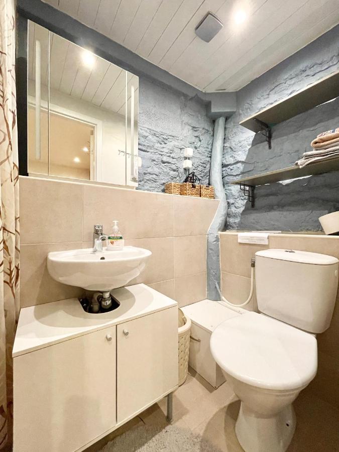 Cosy Studio In Historical Building. City Center Apartment Талин Екстериор снимка